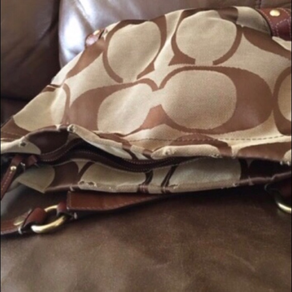 Coach Bag - Picture 4 of 6
